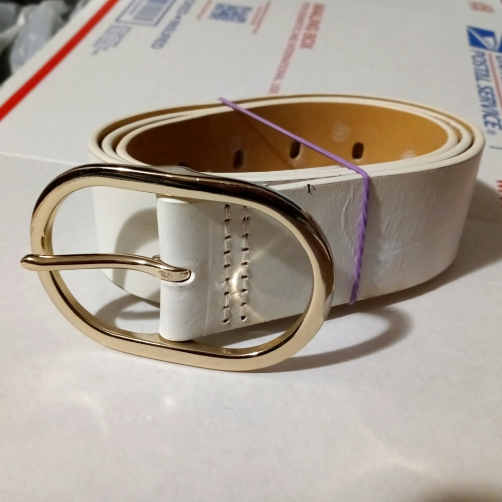 calvin klein Vintage belt size M Fits sz 31"-36". Make This A Gift.🛍
